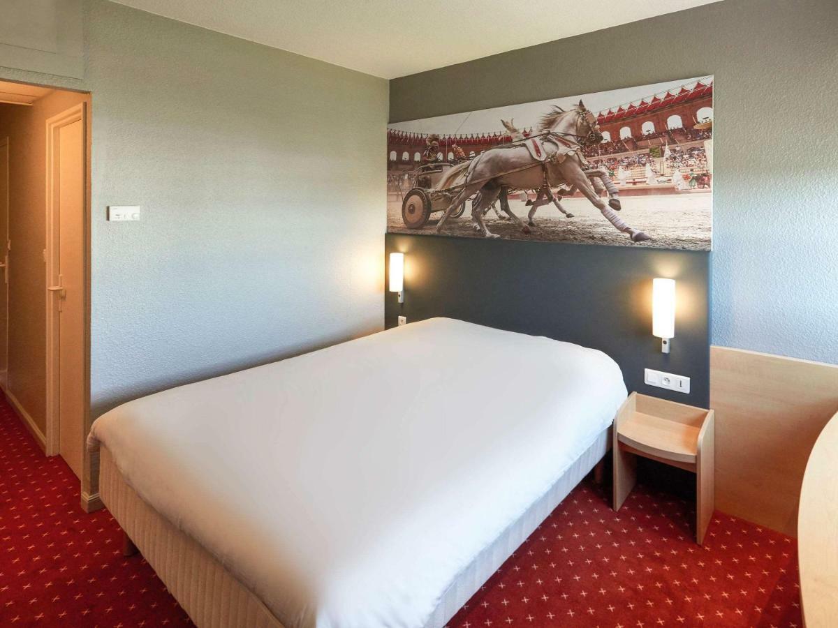 Hotel Ibis Cholet Esterno foto