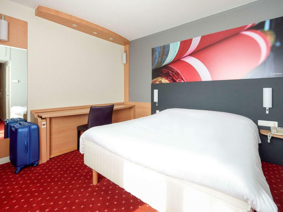 Hotel Ibis Cholet Esterno foto